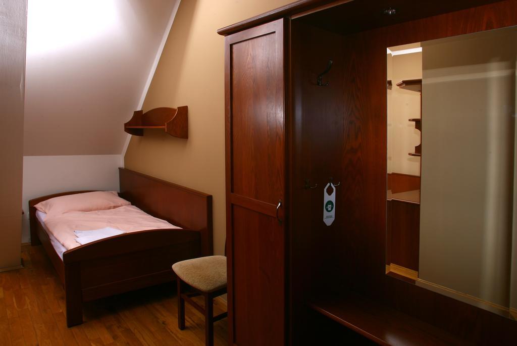Penzion Fajn *** Pardubice Room photo